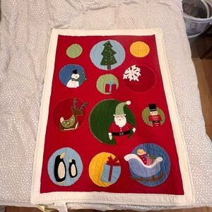 Pottery Barn Kids Holiday Heritage Santa Toddler/Crib Quilt Christmas 36 X 50